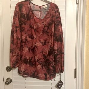 A very nice black berry floral 🌹top